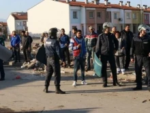 Вражда: Жители на "Шекер махала" стигнаха до саморазправа, полиция ги разтърва