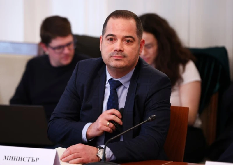 Депутатите ще изслушат вътрешния министър Калин Стоянов по скандала с Агенция "Митници"
