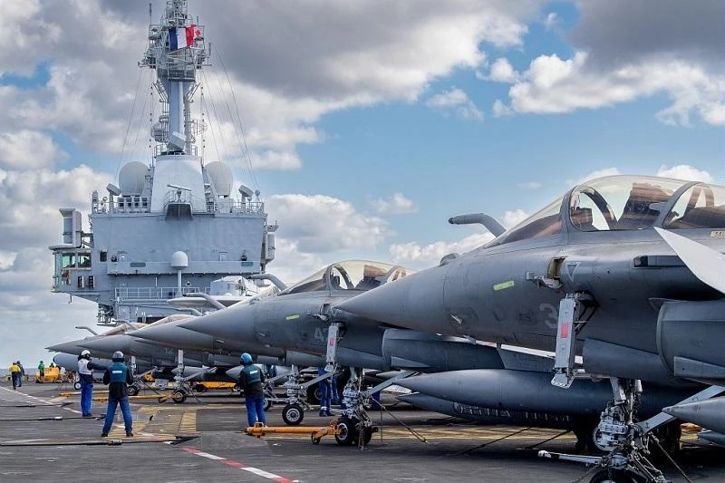Франция се готви за морска война с противник, който иска да я унищожи