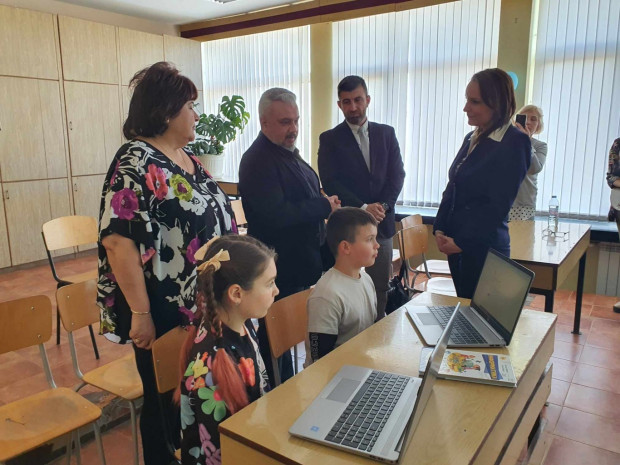TD Украинските четвъртокласници в Бургас проведоха открит урок по информационни технологии