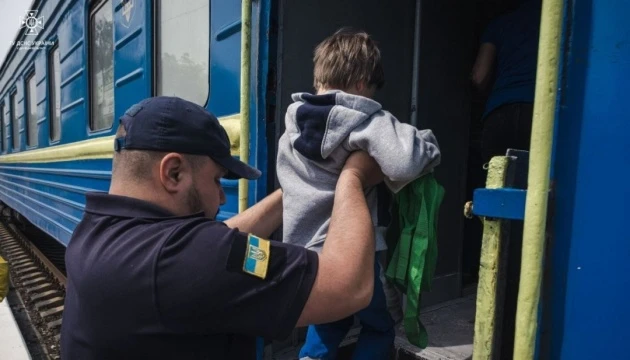 Обявиха принудителна евакуация за 47 населени места в Харковска област