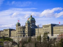 Швейцария отива към референдум за военния си неутралитет