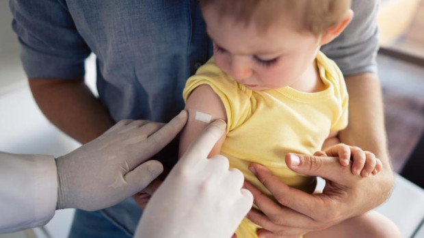 Ако детето не е ваксинирано и има висока температура обрив