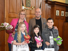 Кметът Костадин Димитров се срещна с децата от "Арт Войс Център"