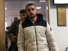 Психиатри: Денислав от срамния клип в пловдивски мол е незрял и много срамежлив, но няма психично заболяване