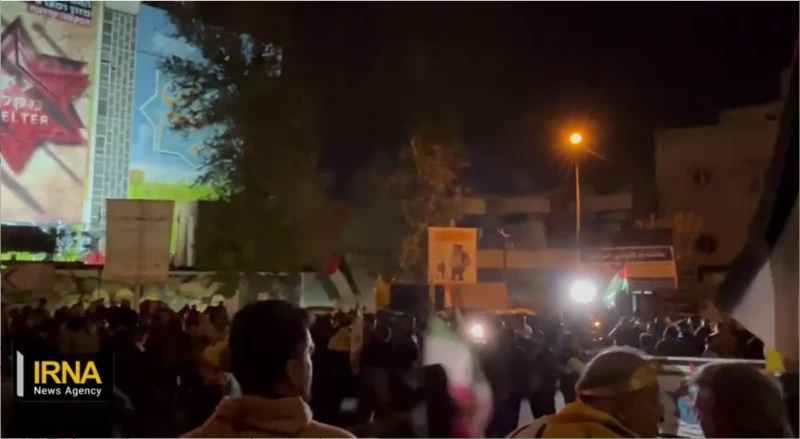 Иранци излязоха на митинги в Техеран в подкрепа на ударите срещу Израел
