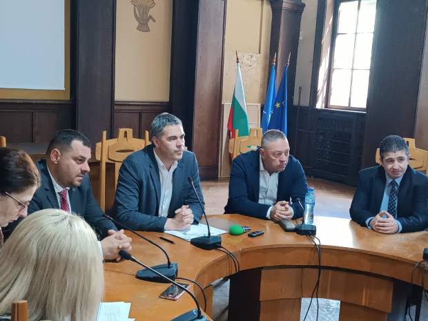 Снимка: Не се разбраха: ЦИК ще решава състава на РИК Бургас за изборите на 9 юни