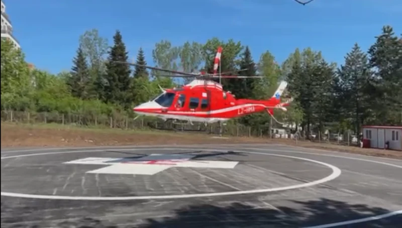 След 30-годишно прекъсване: Медицински хеликоптер летя над Търново