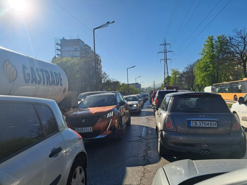 Отново в понеделник: Основно кръстовище в София под блокада