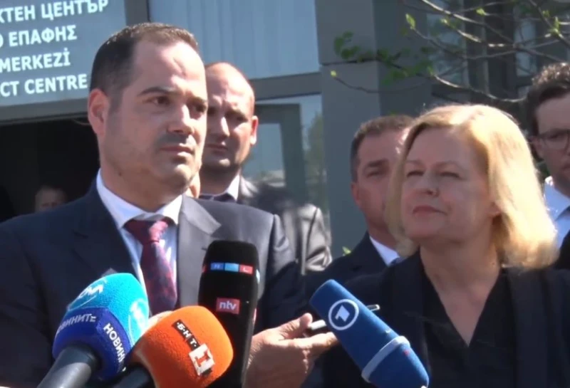Калин Стоянов показа на германския вътрешен министър как пазим границите си
