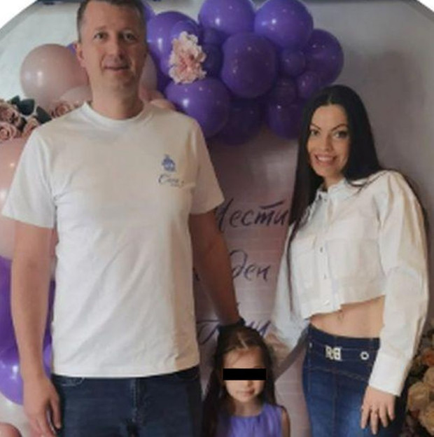 Снимка: Славея Сиракова запозна новия си мъж с малката си дъщеря