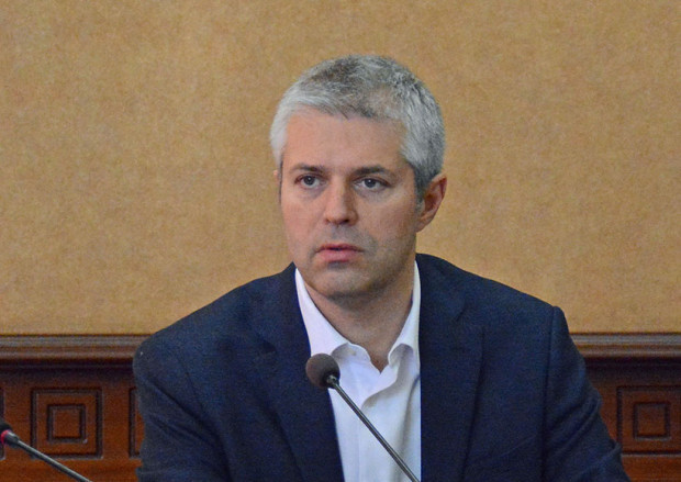 Кметът Благомир Коцев заяви че е сменил седем директори в