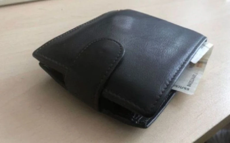 Благородно дело в Шумен: Мъж върна портфейл пълен с пари на собственика му