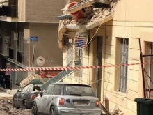 Един човек е загинал, а трима други са пострадали при срутване на сграда в Пирея