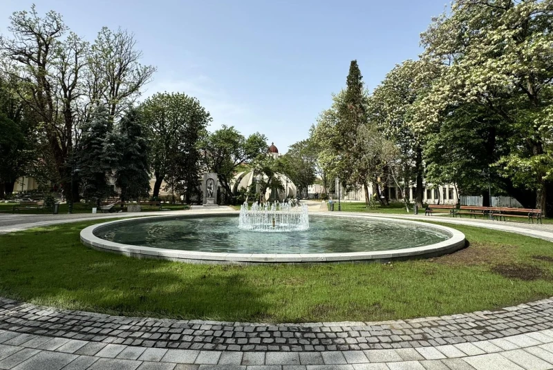 Вижте преобразената Градска градина на Пловдив 3 дни преди откриването