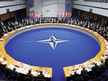 НАТО ще прави обща противоракетна отбрана, кани и Русия