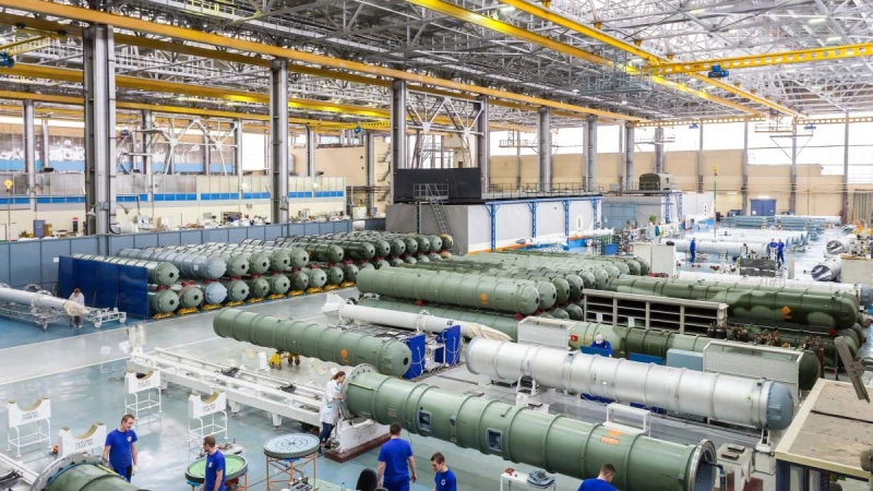 Избухнал е пожар в завод "Авангард" в Москва, единственият производител на боеприпаси за С-300