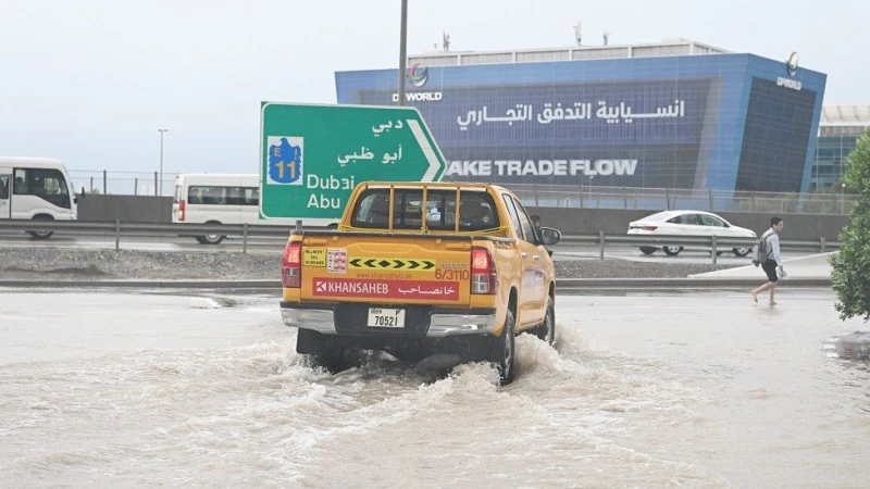 Проливни дъждове отнеха живота на близо 20 души в Оман, транспортната мрежа в Дубай е блокирана