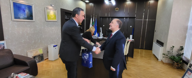 </TD
>Кметът на Бургас се срещна с министъра на културата в