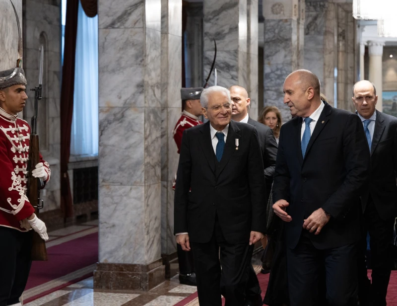Румен Радев към президента на Италия: Общите ни усилия са израз на отговорност за укрепването на отбранителния потенциал на Алианса 