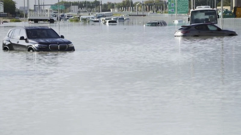 Известен наш синоптик каза защо Дубай се е наводнил