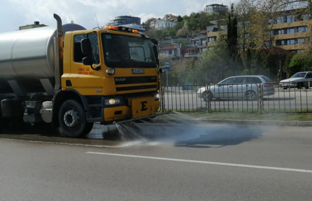 Ето кога започва миенето на булевардите и улиците във Варна по летен график