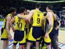 Фенербахче смаза Бешикташ в дербито на турския баскетбол