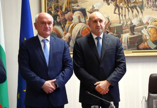 Служебният премиер Димитър Главчев вече е на среща с президента