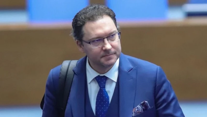 Даниел Митов се отказва от поста на служебен външен министър