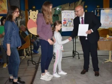 Кметът на Разград връчи грамотите и наградите на участниците в конкурса за класови дейности