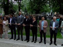 Честито Пловдив: Прерязаха лентата на изцяло обновената Градска градина