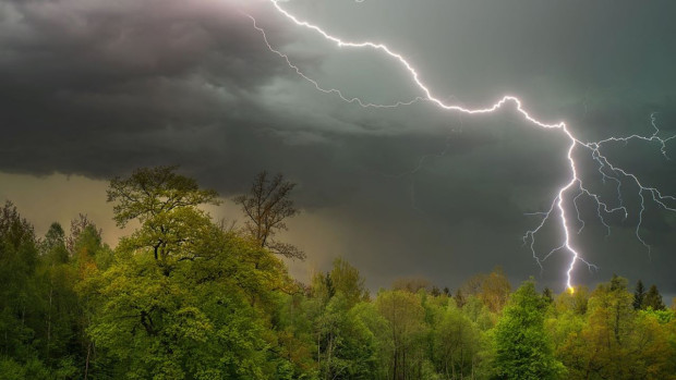 Снимка: Оранжев код за силни валежи и бури до полунощ е обявен за Благоевграадско