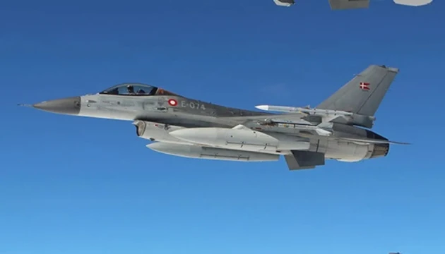 Дания предоставя на Украйна целия си парк от F-16
