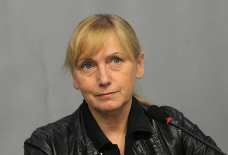 Осъдиха евродепутата Елена Йончева
