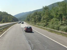 Кола излетя от АМ "Тракия" в Пазарджишко, жена от Пловдив е с опасност за живота
