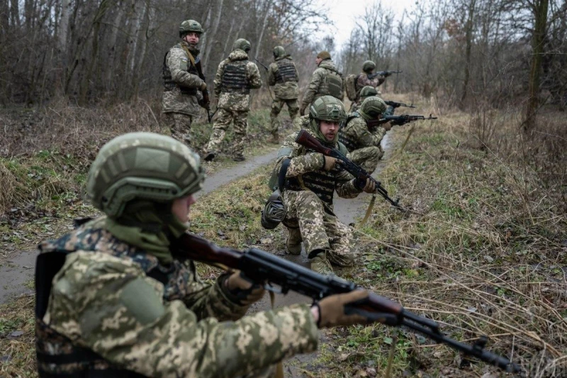 BILD: Украйна се нуждае от 250 000 войници, оръжията и парите няма да помогнат