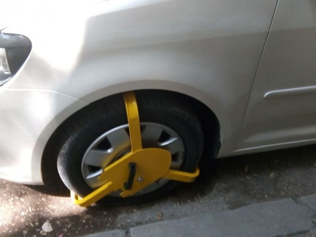 Mеталните скоби за неправилно паркиране скоро ще останат само спомен