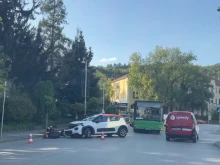 Кола и мотор се удариха в центъра на Търново