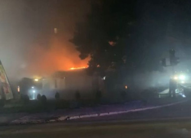 </TD
>Пожар горя в апартамент в пловдивския квартал Столипиново. Пламъците се