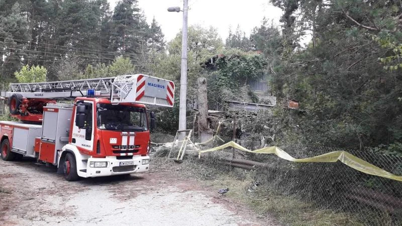 Пожар горя в дървена барака в неделинското село Кочани, унищожено е домашно имущество