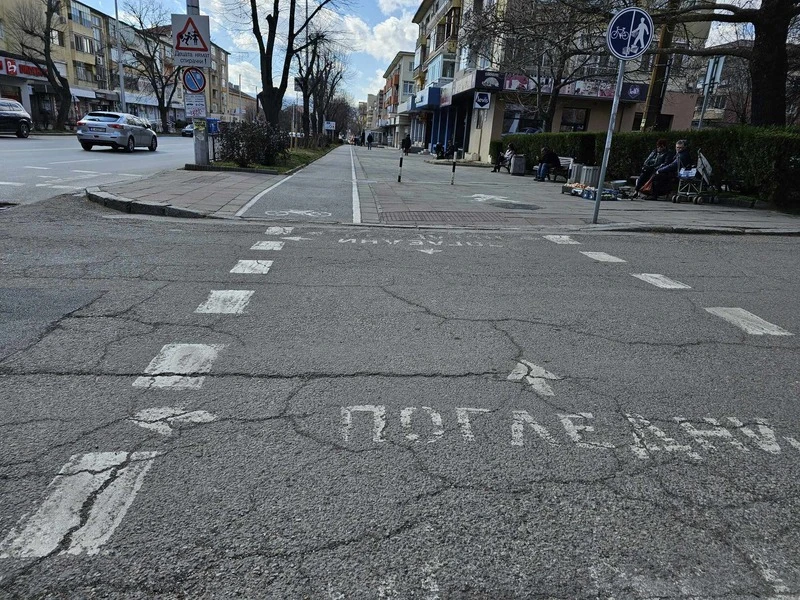 Инцидент на пешеходна пътека в Петрич! Възрастна жена е пострадала