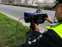 Пътните полицаи са засекли за денонощие средно на час по 19 нарушения на скоростните режими в област Видин