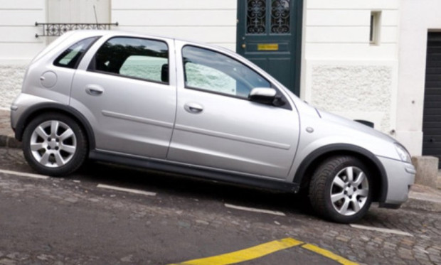 Доста често собствениците на автомобили са принудени да паркират колите