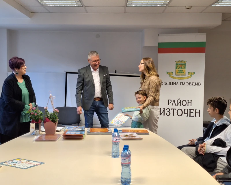 Eмил Русинов награди победителите в конкурса за есе и приказка по повод Деня на Земята