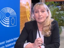 Йончева отказа да коментира закона "Магнитски", по който е санкциониран Пеевски, защото са санкции на трета държава извън в ЕС
