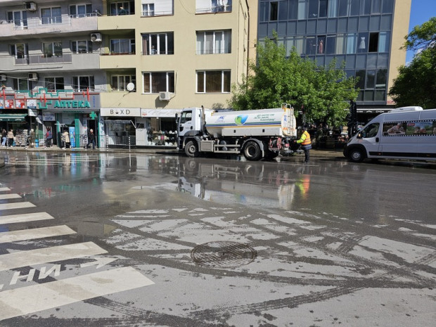 TD От няколко дни в Благоевград се извършва пролетното почистване на улиците