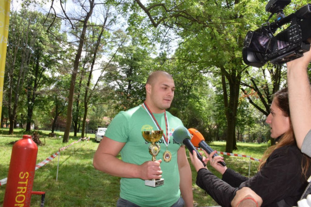TD Първокурсникът Христо Христов спечели студентския силов многобой Стронг мен