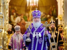 Патриарх Кирил наказа руския свещеник, водил погребението на Алексей Навални