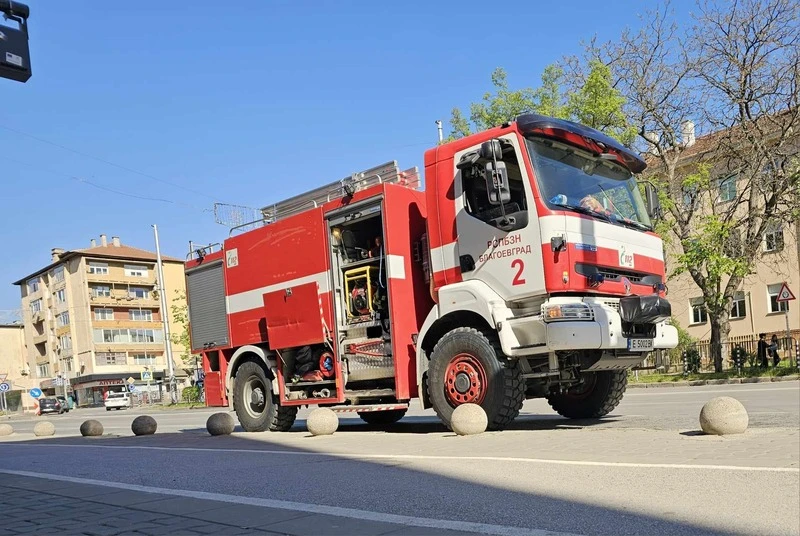 Възрастен мъж е обгазен при пожар в Благоевград