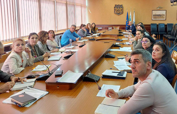 Заместник кметът по правните въпроси на Община Варна Диан Иванов провери